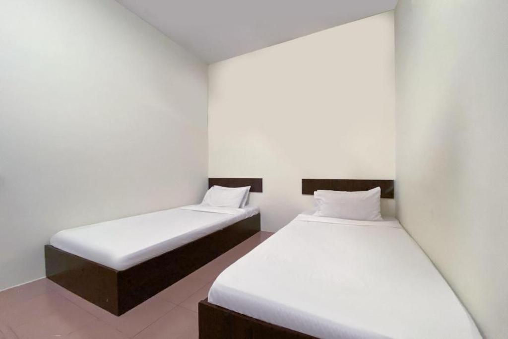 Spot On 89907 Motel Impian Seri Manjung Εξωτερικό φωτογραφία