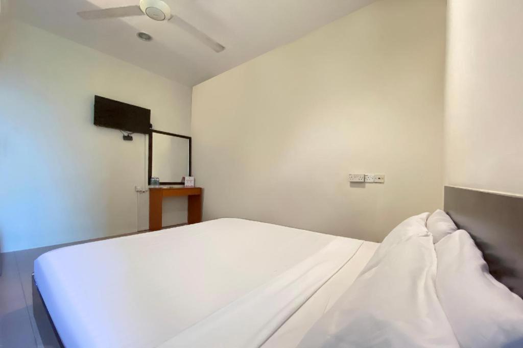 Spot On 89907 Motel Impian Seri Manjung Εξωτερικό φωτογραφία