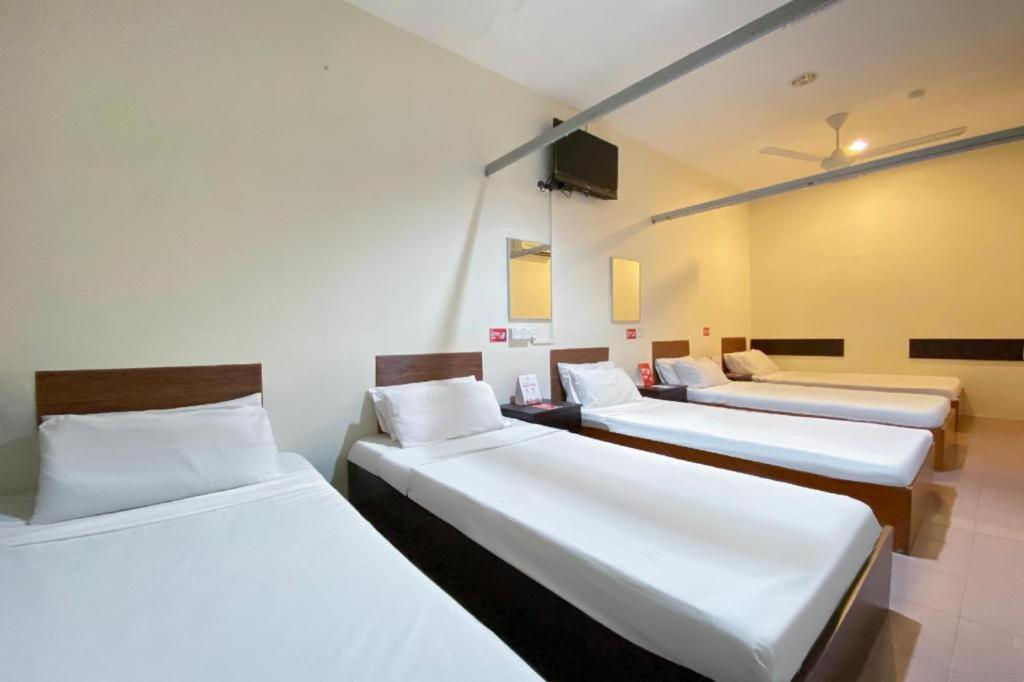 Spot On 89907 Motel Impian Seri Manjung Εξωτερικό φωτογραφία