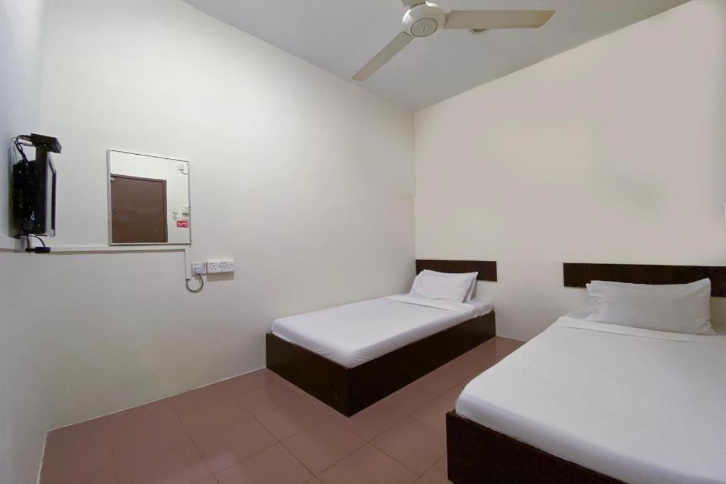Spot On 89907 Motel Impian Seri Manjung Εξωτερικό φωτογραφία