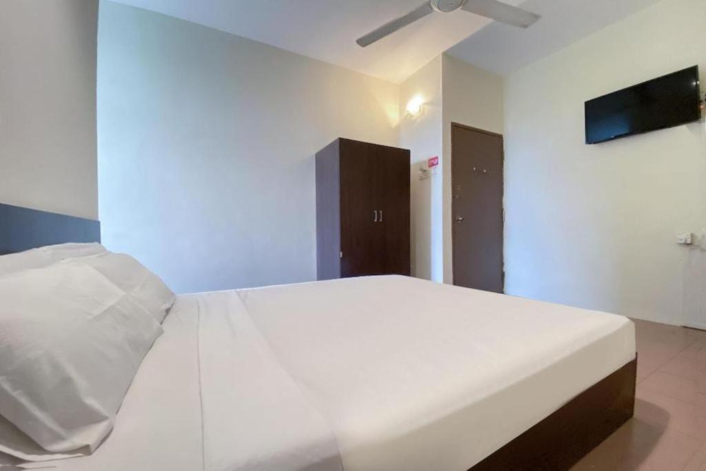 Spot On 89907 Motel Impian Seri Manjung Εξωτερικό φωτογραφία