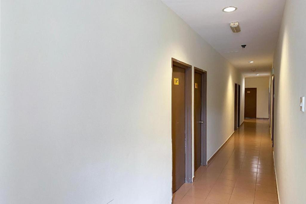 Spot On 89907 Motel Impian Seri Manjung Εξωτερικό φωτογραφία